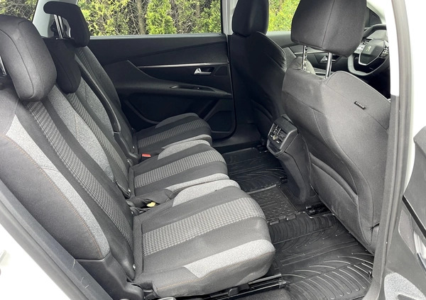 Peugeot 5008 cena 59900 przebieg: 217450, rok produkcji 2018 z Biała małe 667